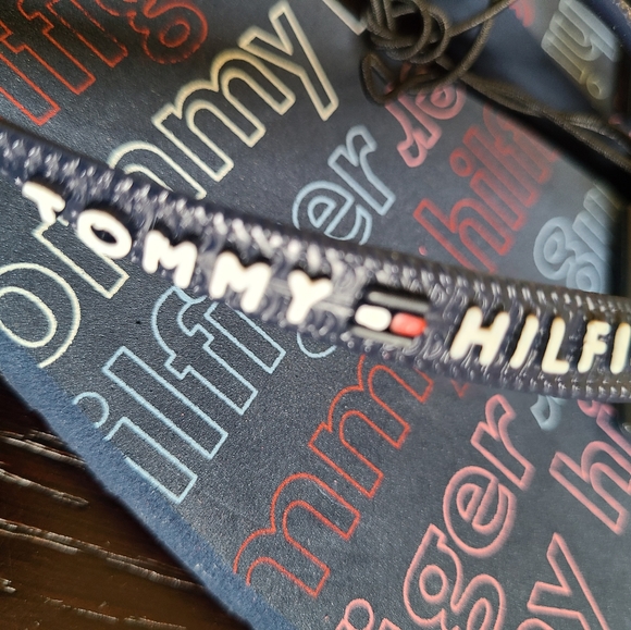 Tommy Hilfiger Flip Flops🩴 - Picture 4 of 13